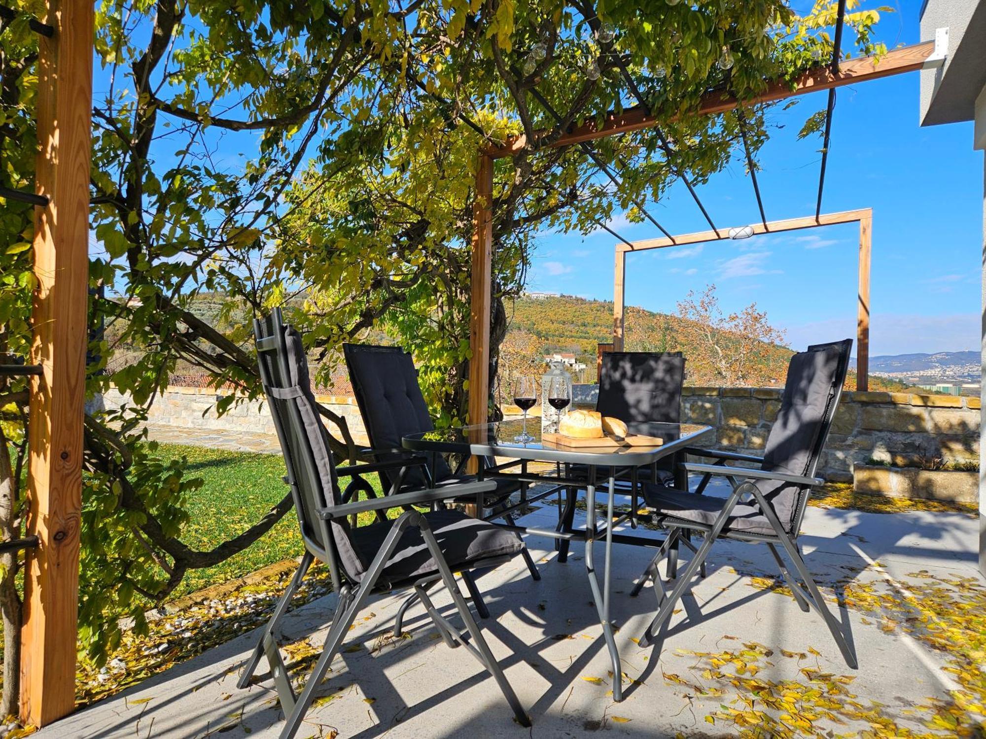 Casa Miranda - Family Comfort In A Quiet Area, Near The Sea, With Bbq And Free Parking Zgornje Skofije Eksteriør bilde