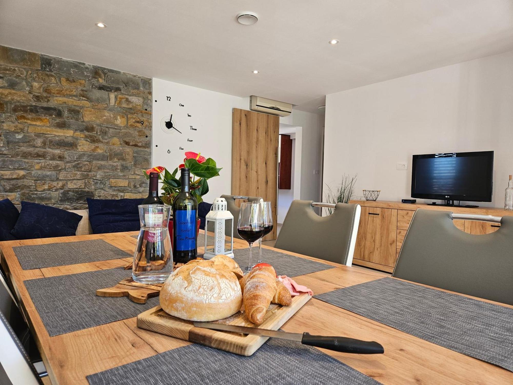 Casa Miranda - Family Comfort In A Quiet Area, Near The Sea, With Bbq And Free Parking Zgornje Skofije Eksteriør bilde